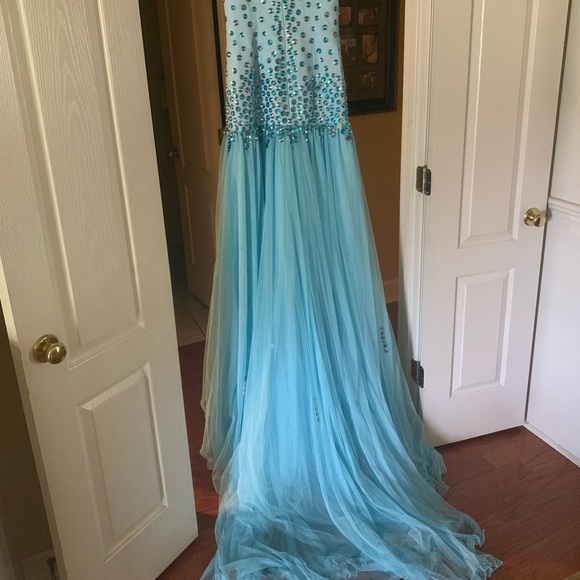 Prom/Pageant/Formal Dress - Picture 3 of 5